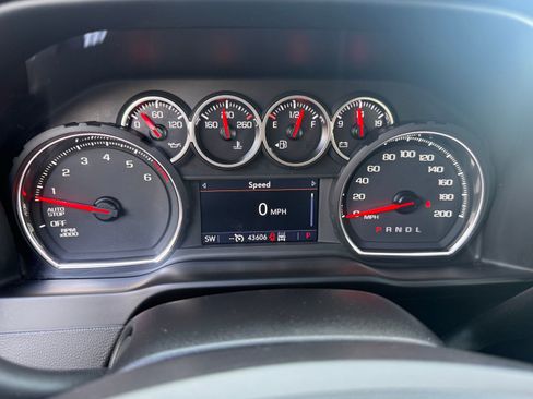 Used 2020 Chevrolet Silverado 1500 LT image 16