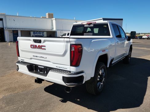 New 2026 GMC Sierra 2500 Denali w/ Max Trailering Package image 4