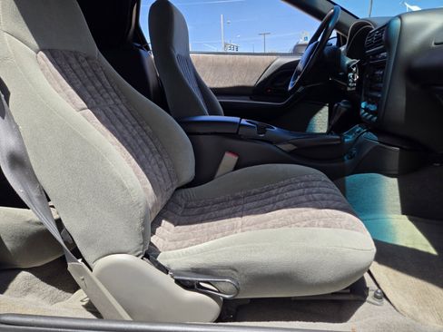 Used 2002 Chevrolet Camaro Z28 RWD image 11
