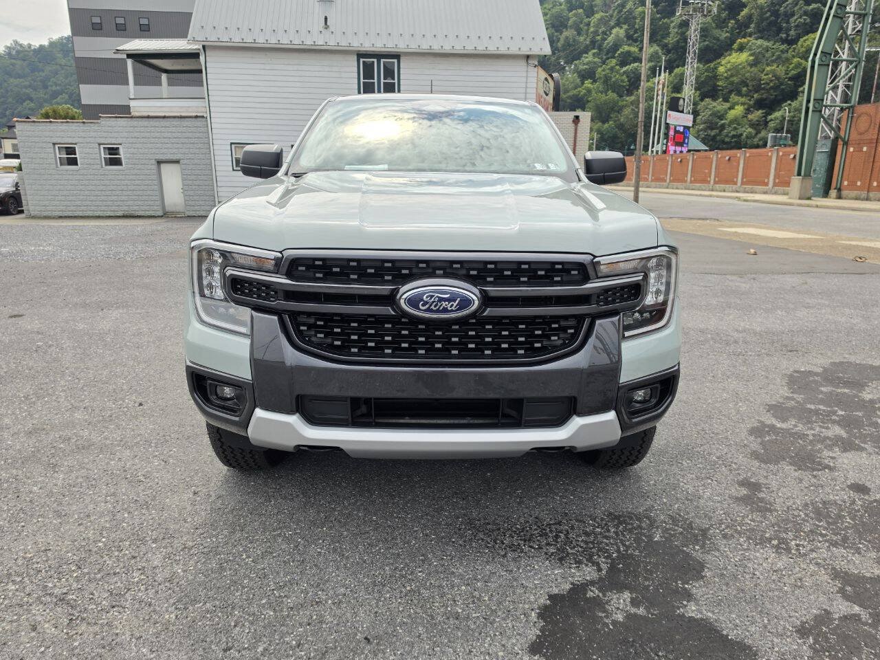 Used 2024 Ford Ranger XLT w/ FX4 Off-Road Package AWD/4WD image 3