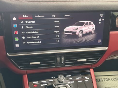 Certified 2023 Porsche Cayenne Turbo AWD/4WD image 30
