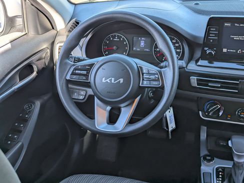 Certified 2023 Kia Seltos LX image 13