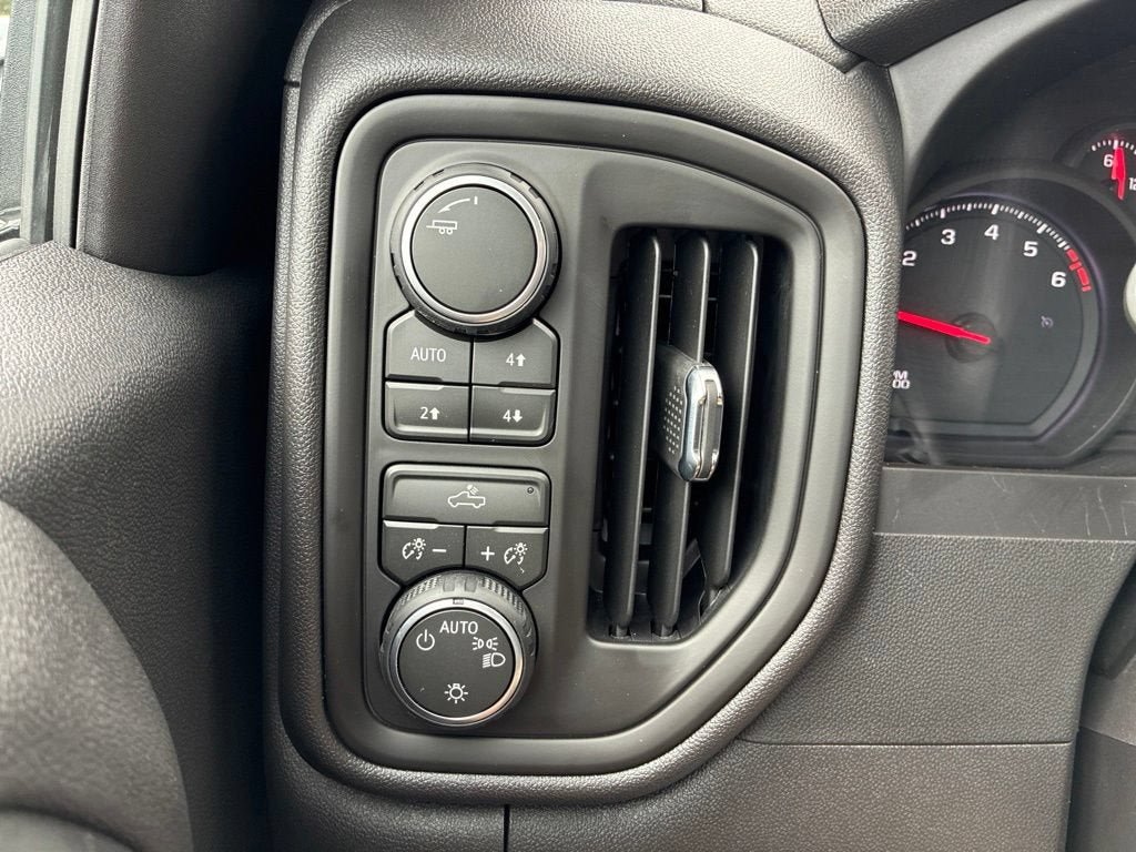 New 2026 Chevrolet Silverado 1500 Custom Trail Boss AWD/4WD image 21