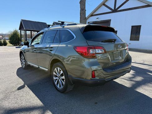 Used 2017 Subaru Outback 3.6R Touring w/ Popular Package #5A image 3