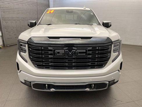 Used 2024 GMC Sierra 1500 Denali Ultimate image 9