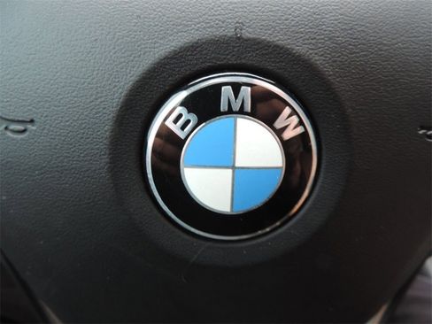 Used 2022 BMW 330i Sedan w/ Premium Package image 23