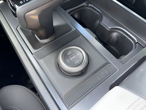 Used 2024 GMC Hummer EV 3X AWD/4WD image 8