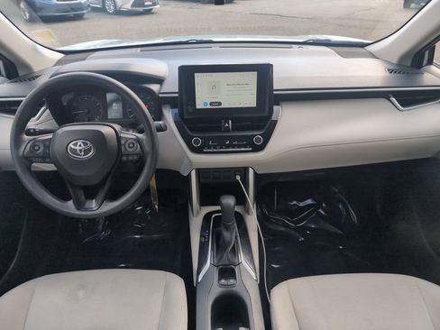 Certified 2023 Toyota Corolla Cross L image 18