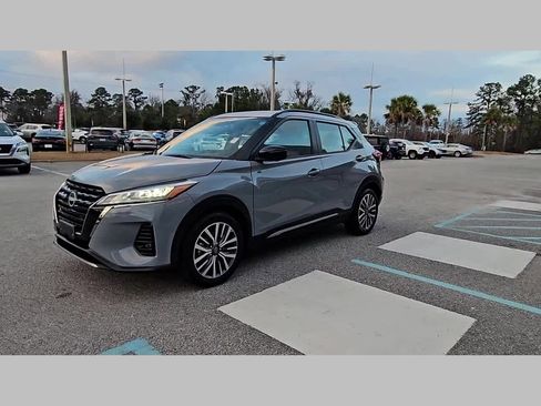 Used 2024 Nissan Kicks SR image 23