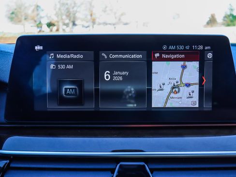 Used 2018 BMW 530e xDrive 530e xDrive iPerformance image 8