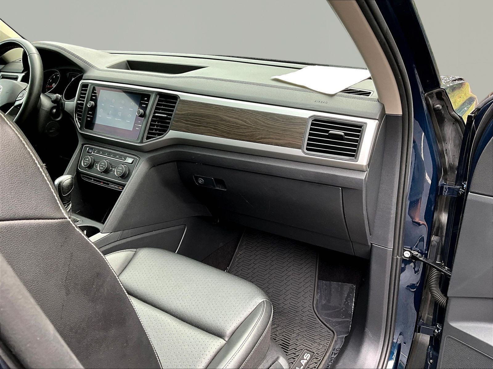 Used 2021 Volkswagen Atlas SE w/ Panoramic Sunroof Package AWD/4WD image 27