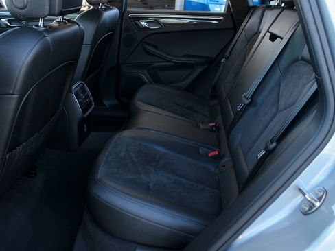 Used 2020 Porsche Macan AWD/4WD image 27