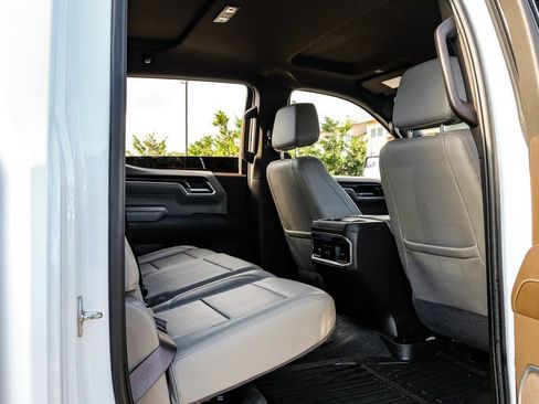 Used 2023 GMC Sierra 1500 SLT RWD image 40