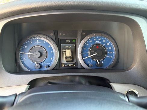 Used 2020 Toyota Sienna XLE w/ XLE Navigation Package image 23