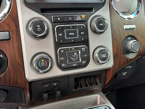 Used 2014 Ford F250 Lariat w/ Chrome Package AWD/4WD image 24
