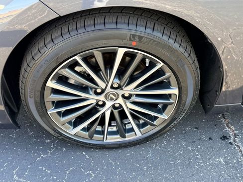 Certified 2025 Lexus ES 350 w/ Premium Package image 16