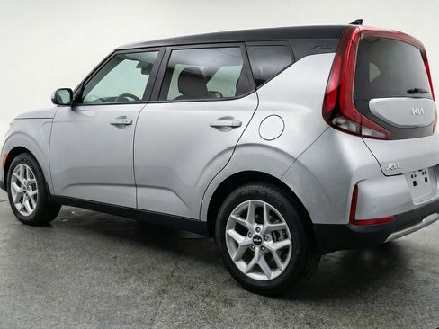 Used 2025 Kia Soul LX w/ LX Technology Package image 6