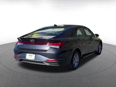Used 2021 Hyundai Elantra SE image 14