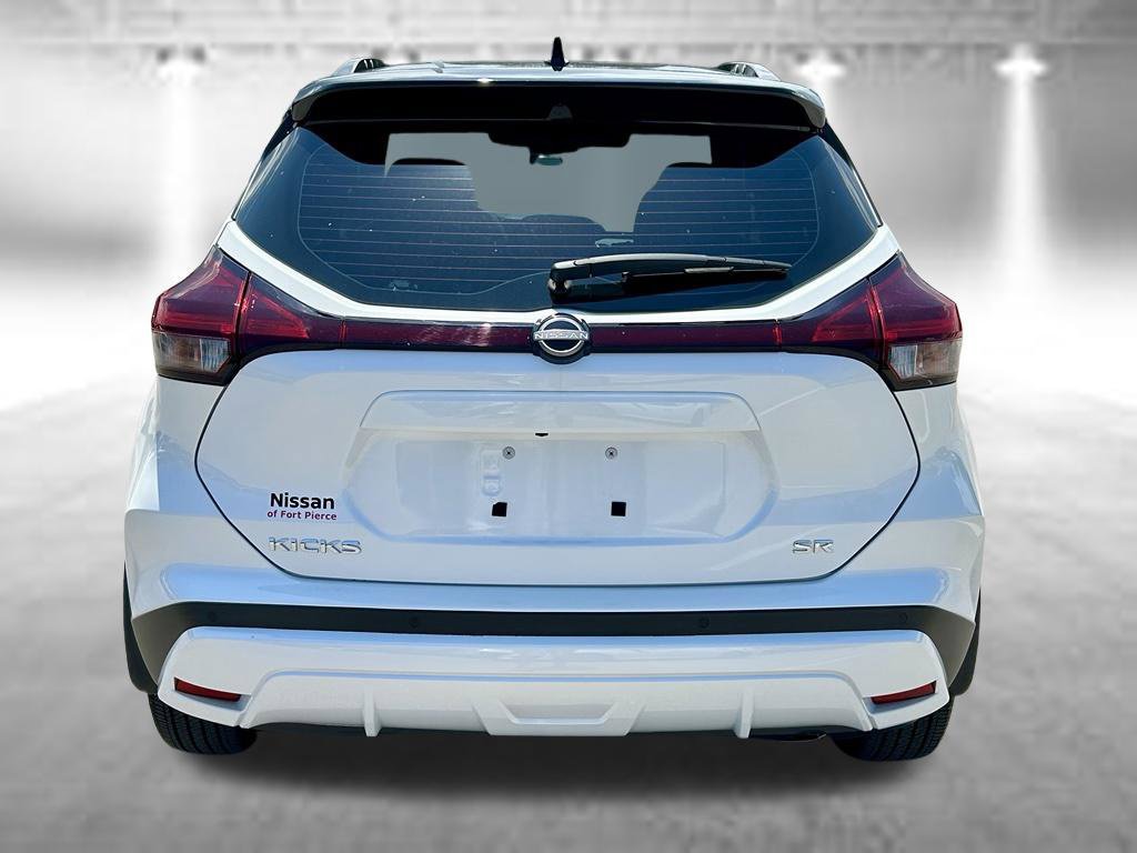 Certified 2024 Nissan Kicks SR w/ SR Premium Package FWD image 8