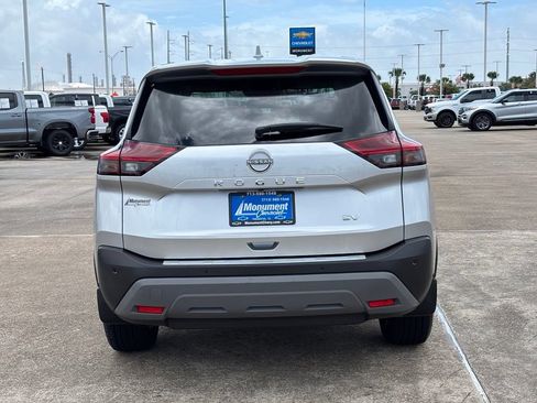 Used 2023 Nissan Rogue SV FWD image 11
