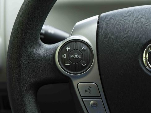 Used 2017 Toyota Prius V Three image 20