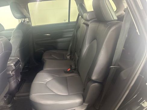 Used 2024 Toyota Grand Highlander AWD image 8