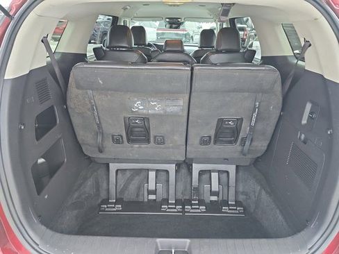 Used 2023 Kia Carnival LX image 12