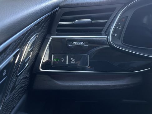 Used 2023 Audi Q8 Prestige image 13