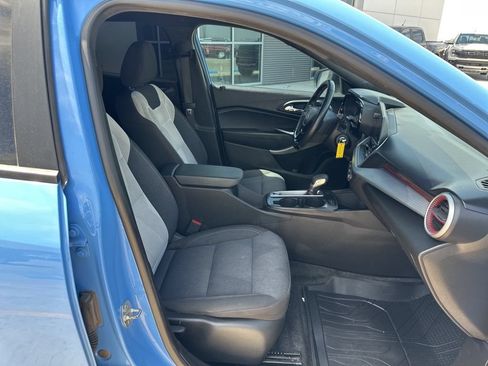 Used 2024 Chevrolet Trax RS w/ Driver Confidence Package FWD image 29