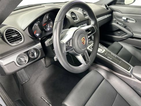 Used 2024 Porsche 718 Cayman RWD image 4