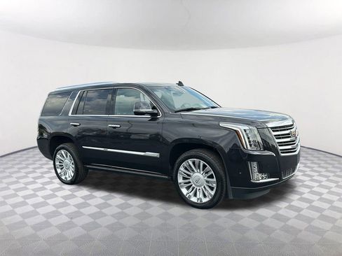 Used 2019 Cadillac Escalade Platinum image 7