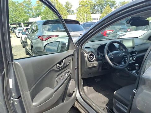 Used 2022 Hyundai Kona SEL image 6