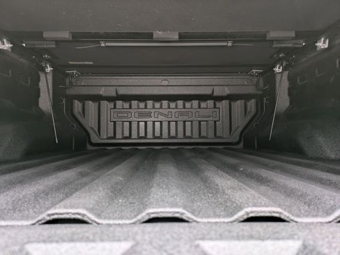 Certified 2024 GMC Canyon Denali image 36