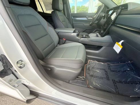 New 2026 GMC Terrain AT4 w/ Technology Package II AWD/4WD image 13