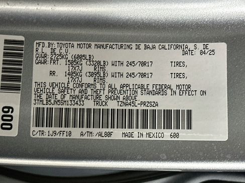 Used 2025 Toyota Tacoma SR5 AWD/4WD image 12