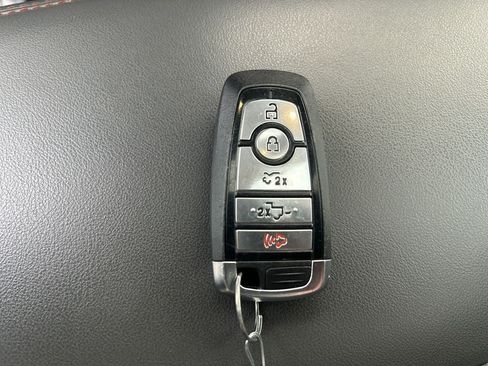 Used 2025 Ford Expedition Active AWD/4WD image 33