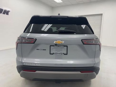 Used 2025 Chevrolet Equinox LT w/ Convenience Package II image 6