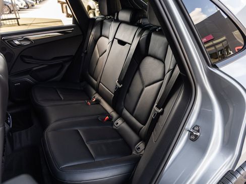 Certified 2026 Porsche Macan AWD/4WD image 36