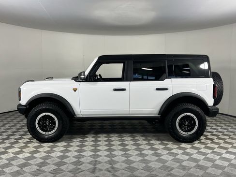 Used 2024 Ford Bronco Badlands image 9