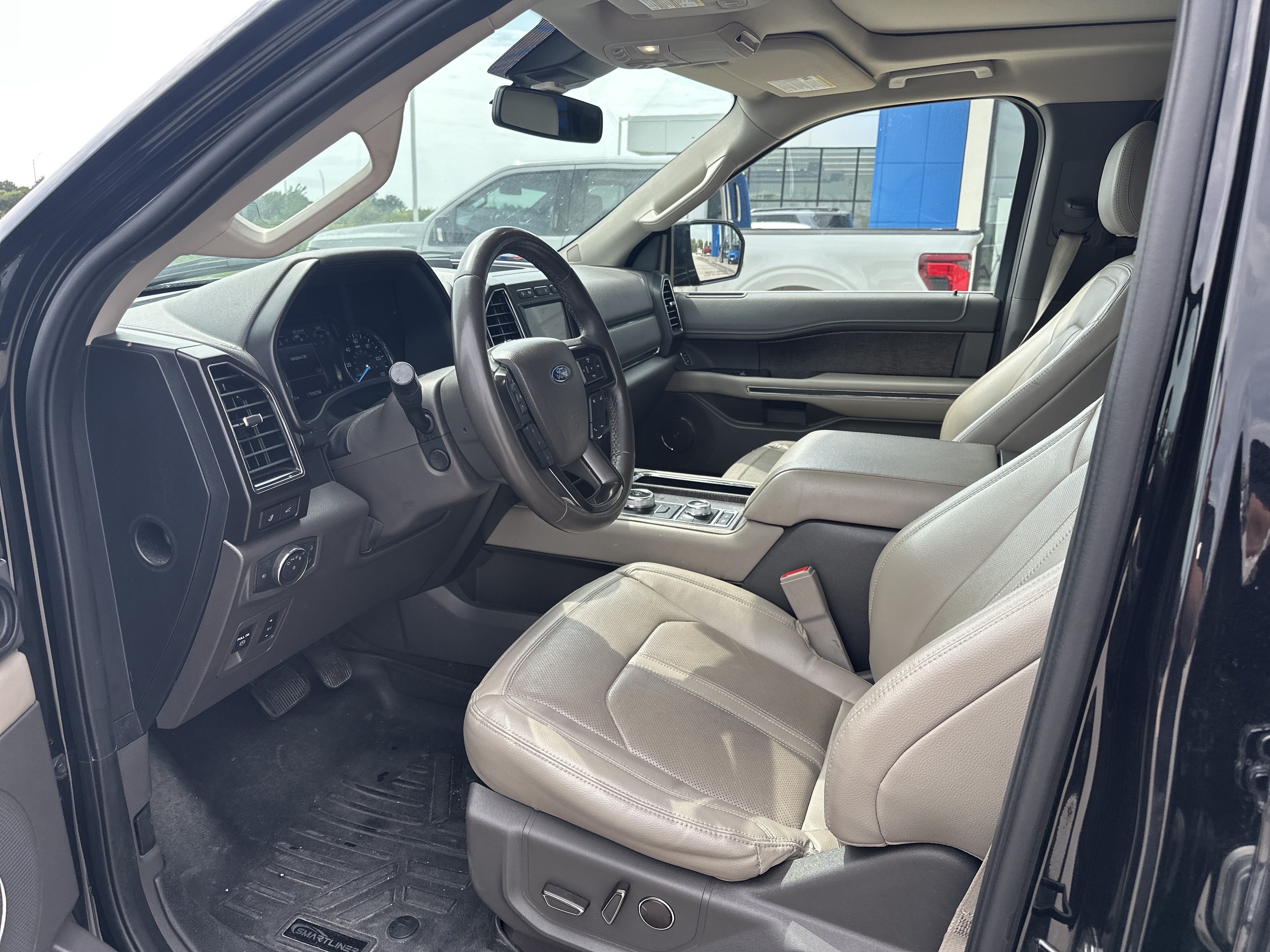 Used 2021 Ford Expedition Limited AWD/4WD image 9