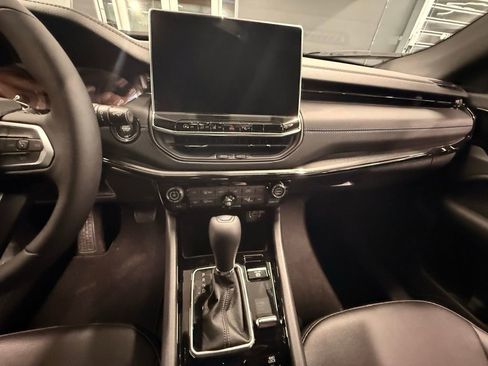 New 2026 Jeep Compass Limited image 13