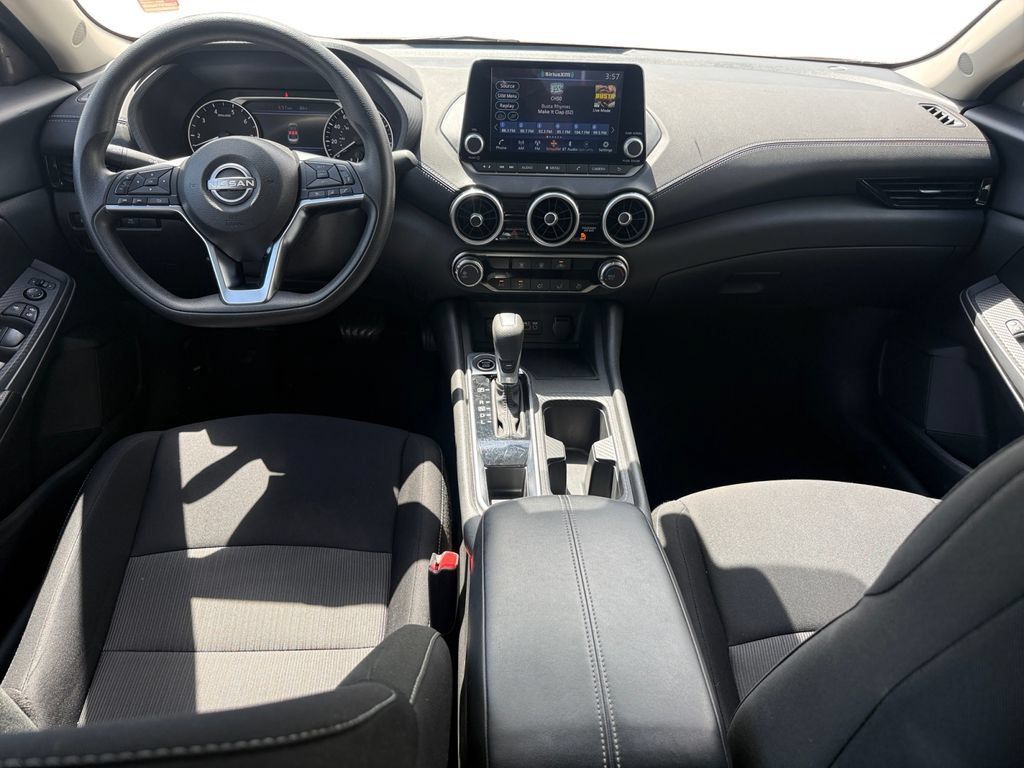Used 2025 Nissan Sentra SV FWD image 10