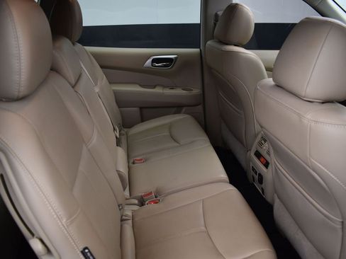 Used 2019 Nissan Pathfinder Platinum image 20