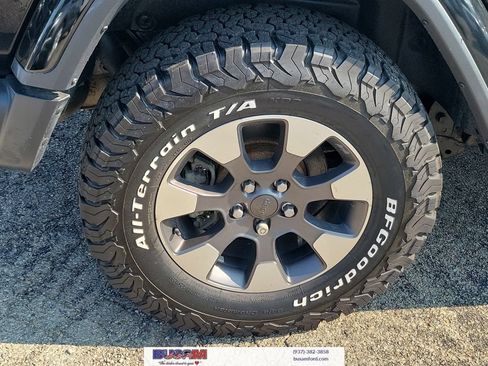 Used 2021 Jeep Wrangler Unlimited Sahara w/ Uconnect 4C Nav & Sound Group AWD/4WD image 5