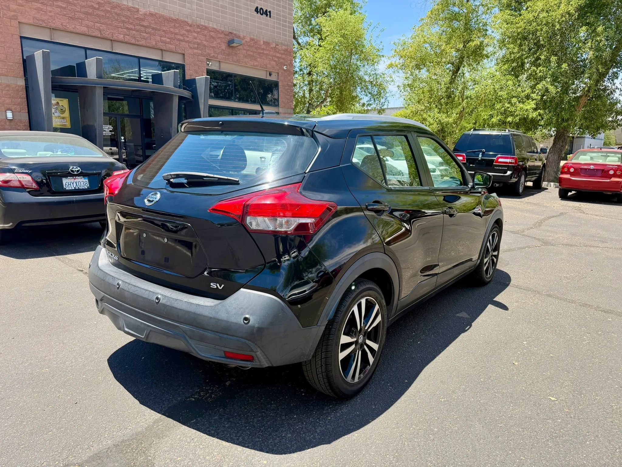 Used 2020 Nissan Kicks SV FWD image 5