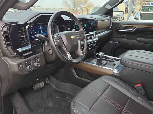 Used 2024 Chevrolet Silverado 1500 High Country w/ Technology Package image 2