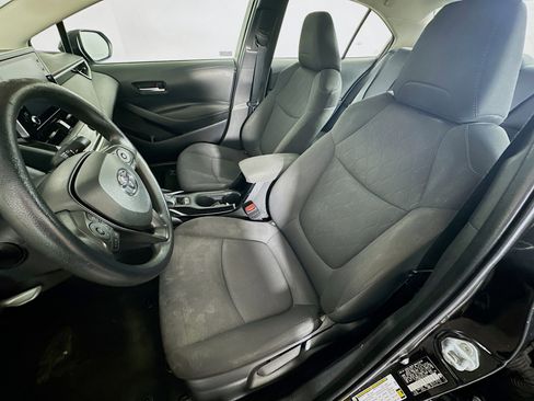Used 2021 Toyota Corolla LE image 13