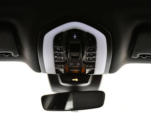 Used 2024 Porsche Macan S image 25