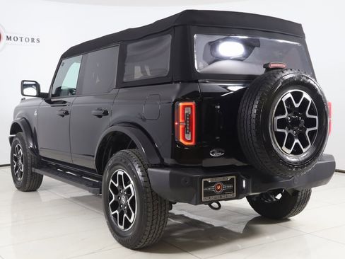 Used 2023 Ford Bronco Outer Banks image 4