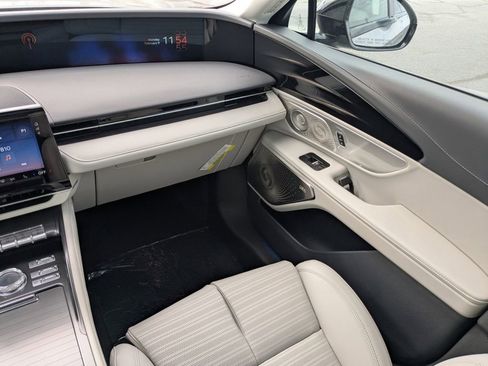 New 2026 Lincoln Nautilus Reserve AWD/4WD image 17